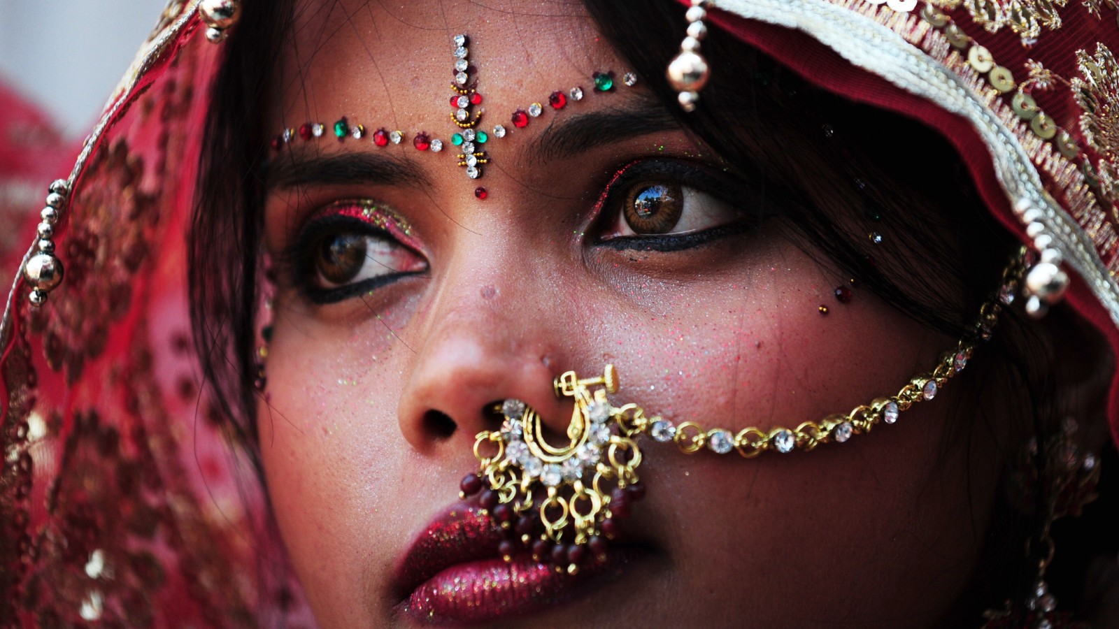 150803121558-india-gold-bride-super-tease.jpg