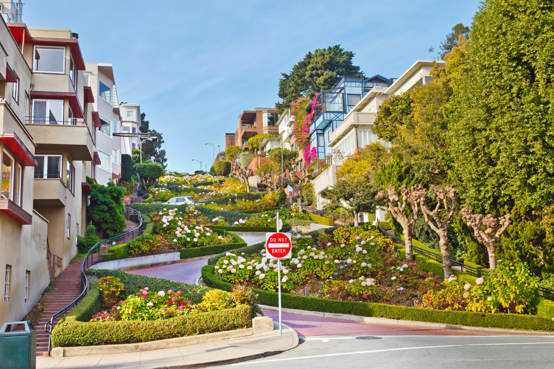 2349bcbc1723e80e57a332c39f636799-lombard-street.jpg