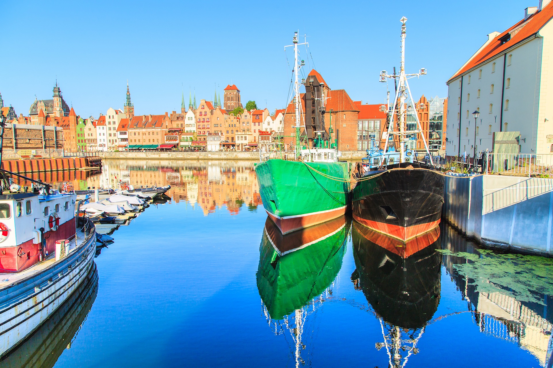 Gdańsk-Danizg-_shutterstock_262909829.jpg