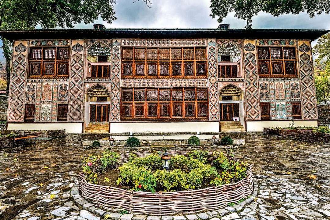 847609-sheki-palace.jpg