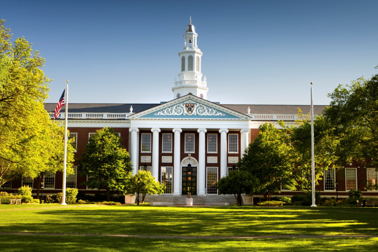 Harvard university cambridge. Бостон Гарвард. Гарвард США. Harvard университет. Гарвардский университет (Harvard University), США.