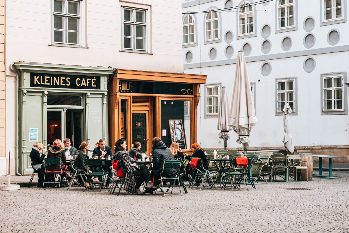 Kleines-Cafe-Franziskanerplatz-1.jpg