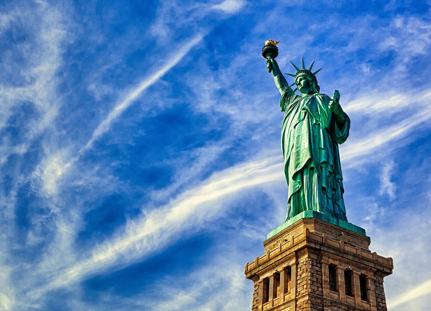 Beautiful-Statue-of-Liberty-Wallpaper-HD.jpg