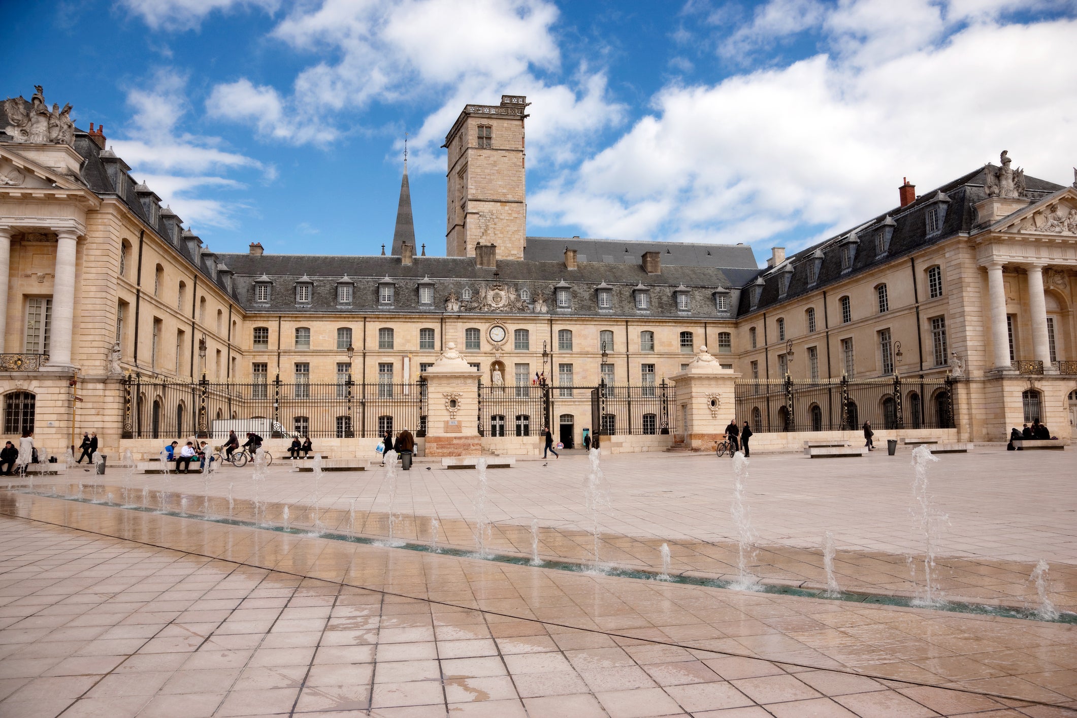 dijon-place-de-la-liberation.jpg