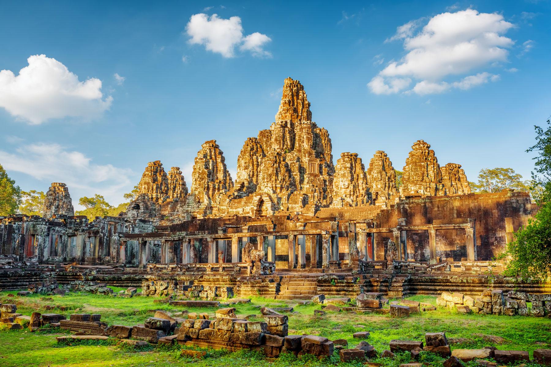 HERO_Best_Temples_and_Ruins_Cambodia_shutterstock_339593069.jpg
