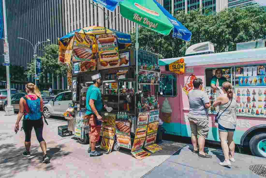 Intrepid Travel-USA_New_York_City_hot_dog_street_food_061.jpg