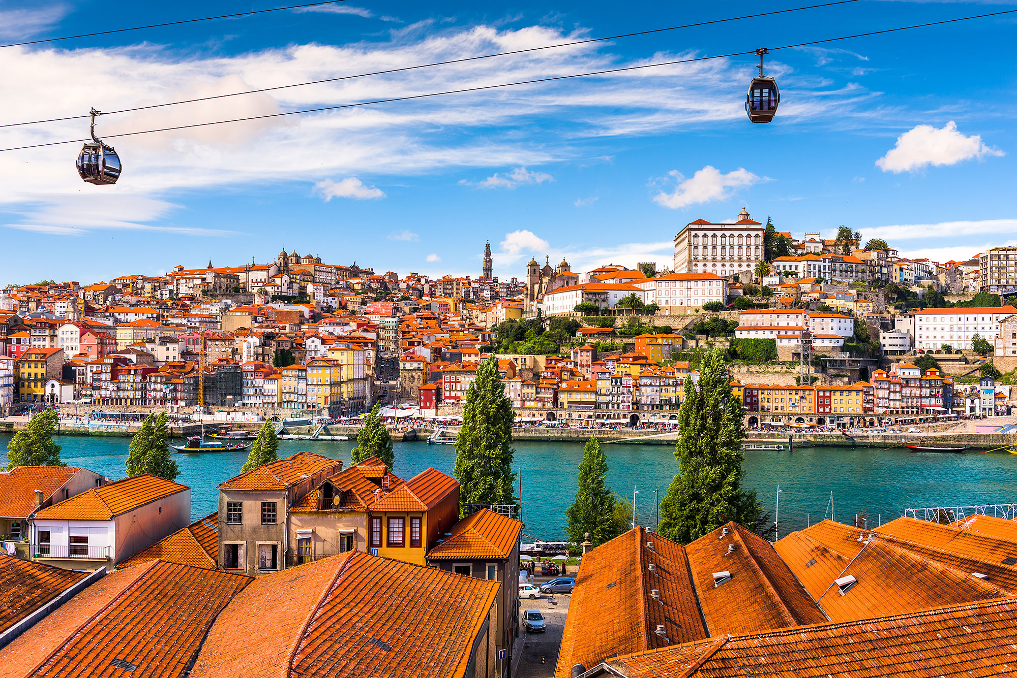 Porto-Old-Town01_shutterstock_365359853.jpg