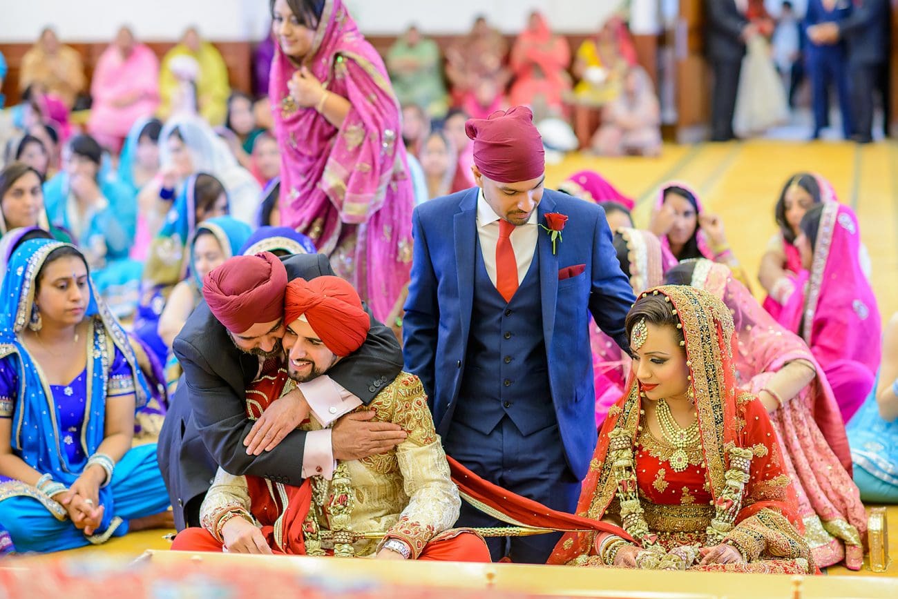 sri_guru_singh_sabha_gurdwara_southall_wedding_photographer_10-1300x868.jpg