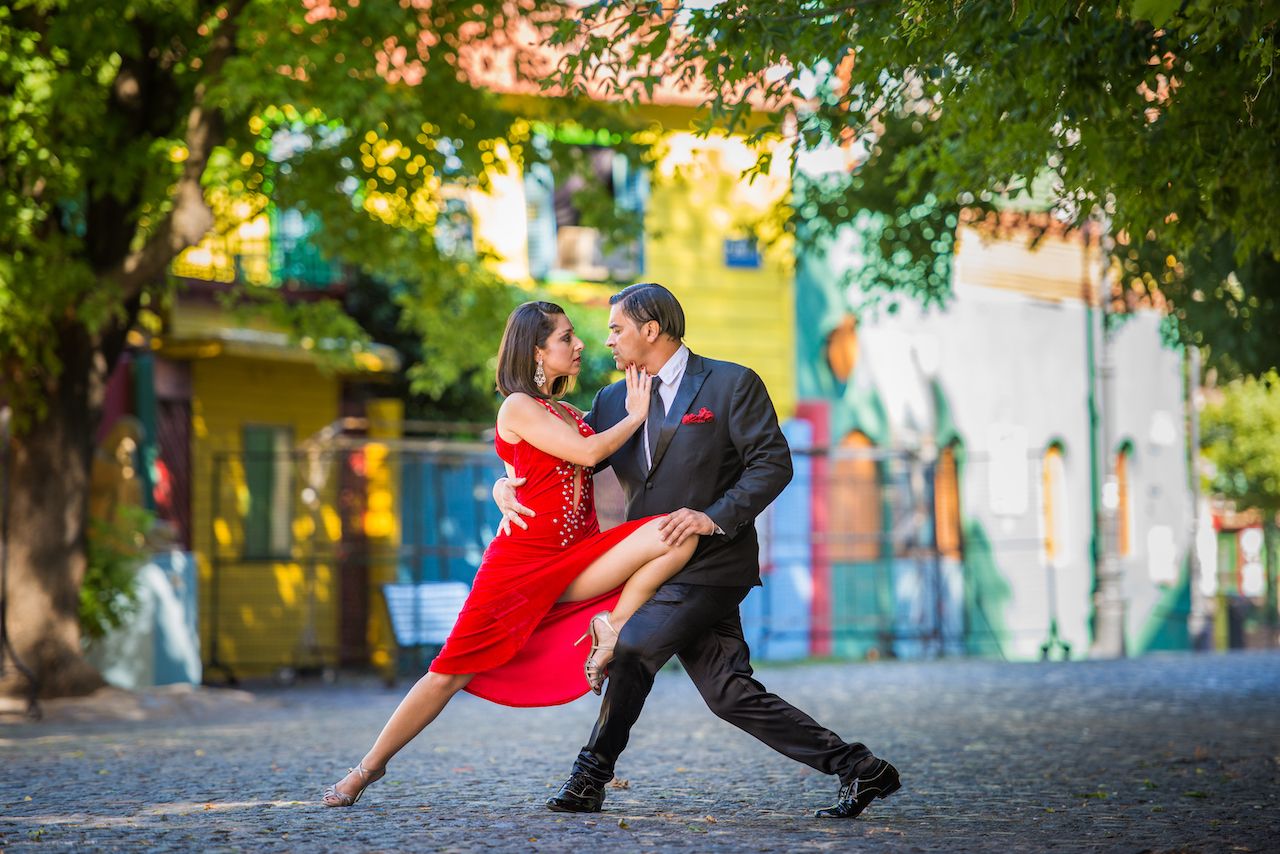 Two-people-dancing.jpg