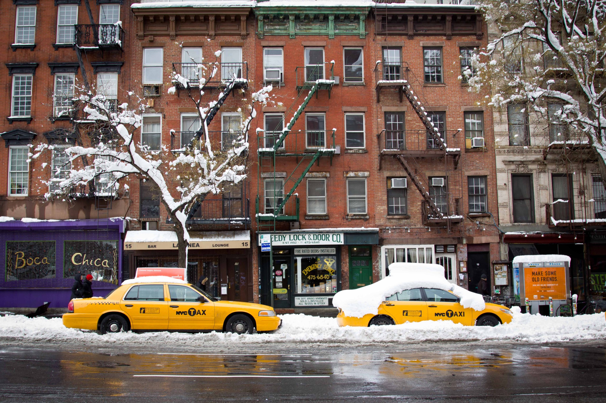 293-new-york-snowed-under.jpg