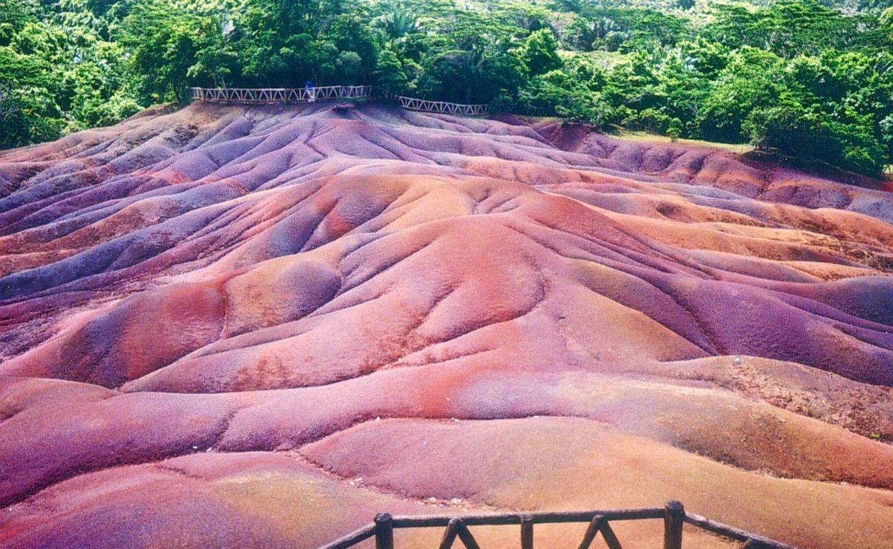 Chamarel-Coloured-Earth.jpg