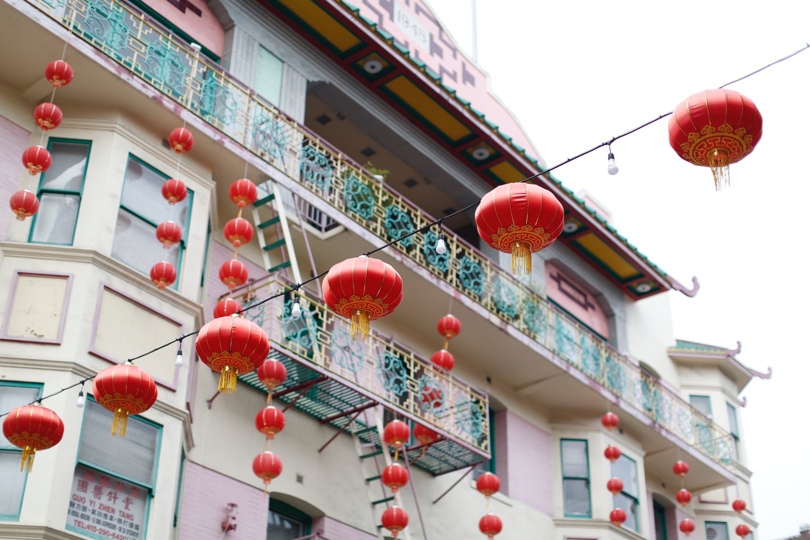 the_street_of_painted_balconies_1.jpg