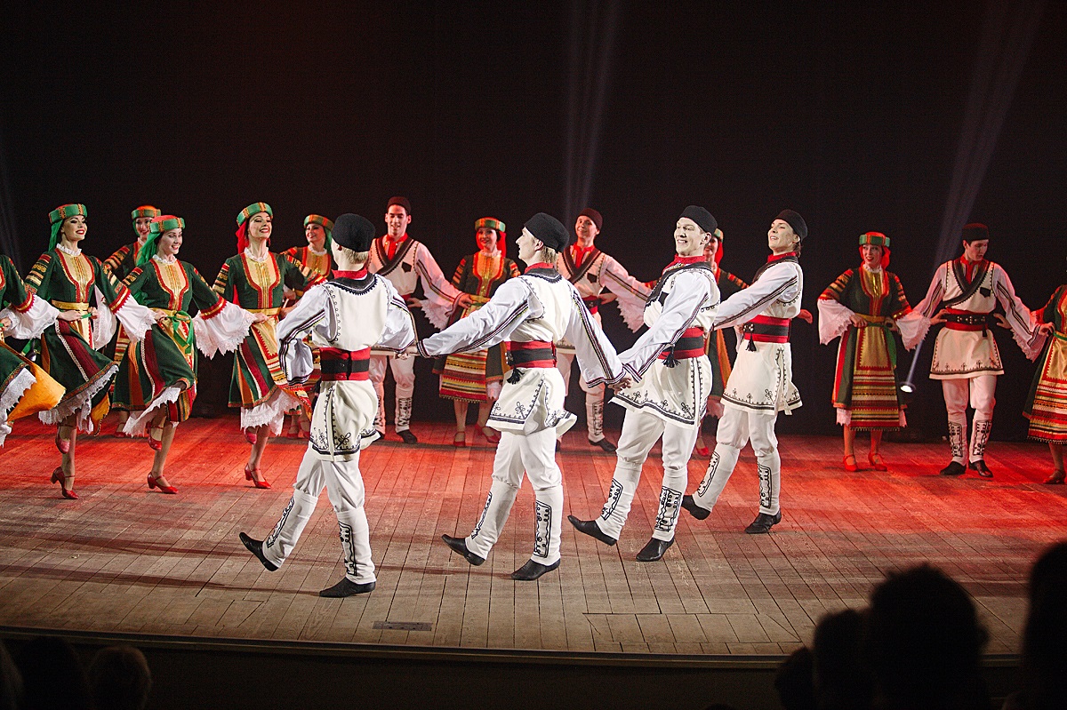 Новая полька. Танцы народов Европы. Танцы народов России.