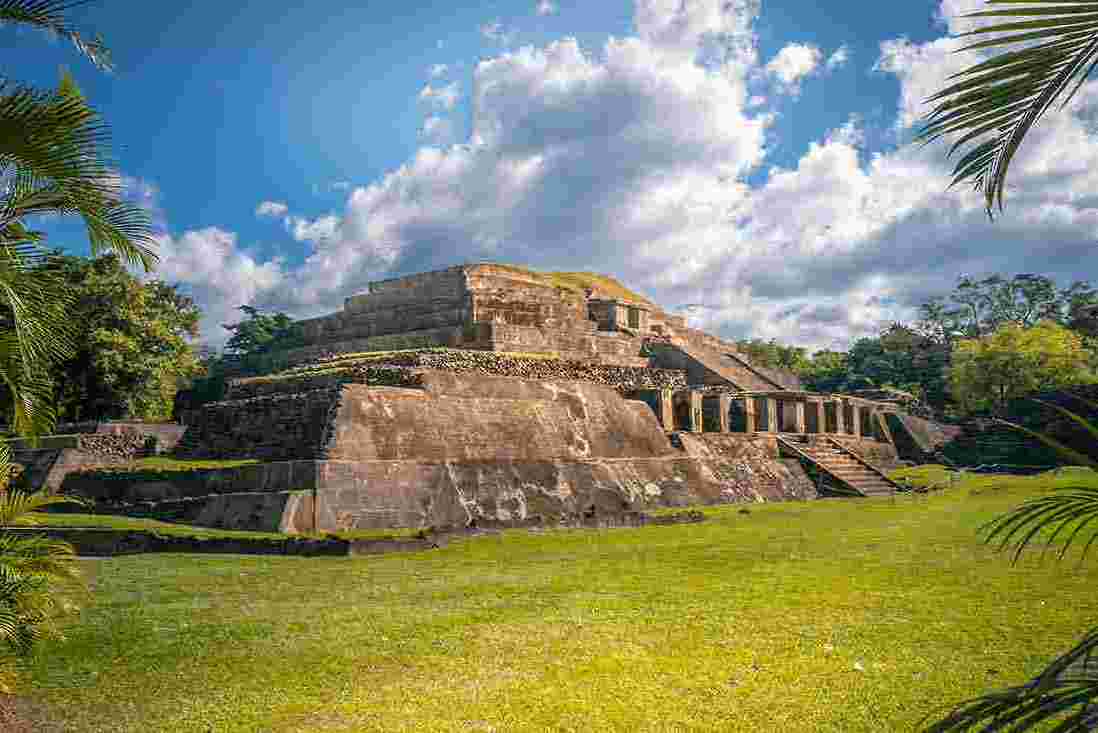 QBSE_Mayan-Pyramid-of-Tazumal_1302181369.jpg