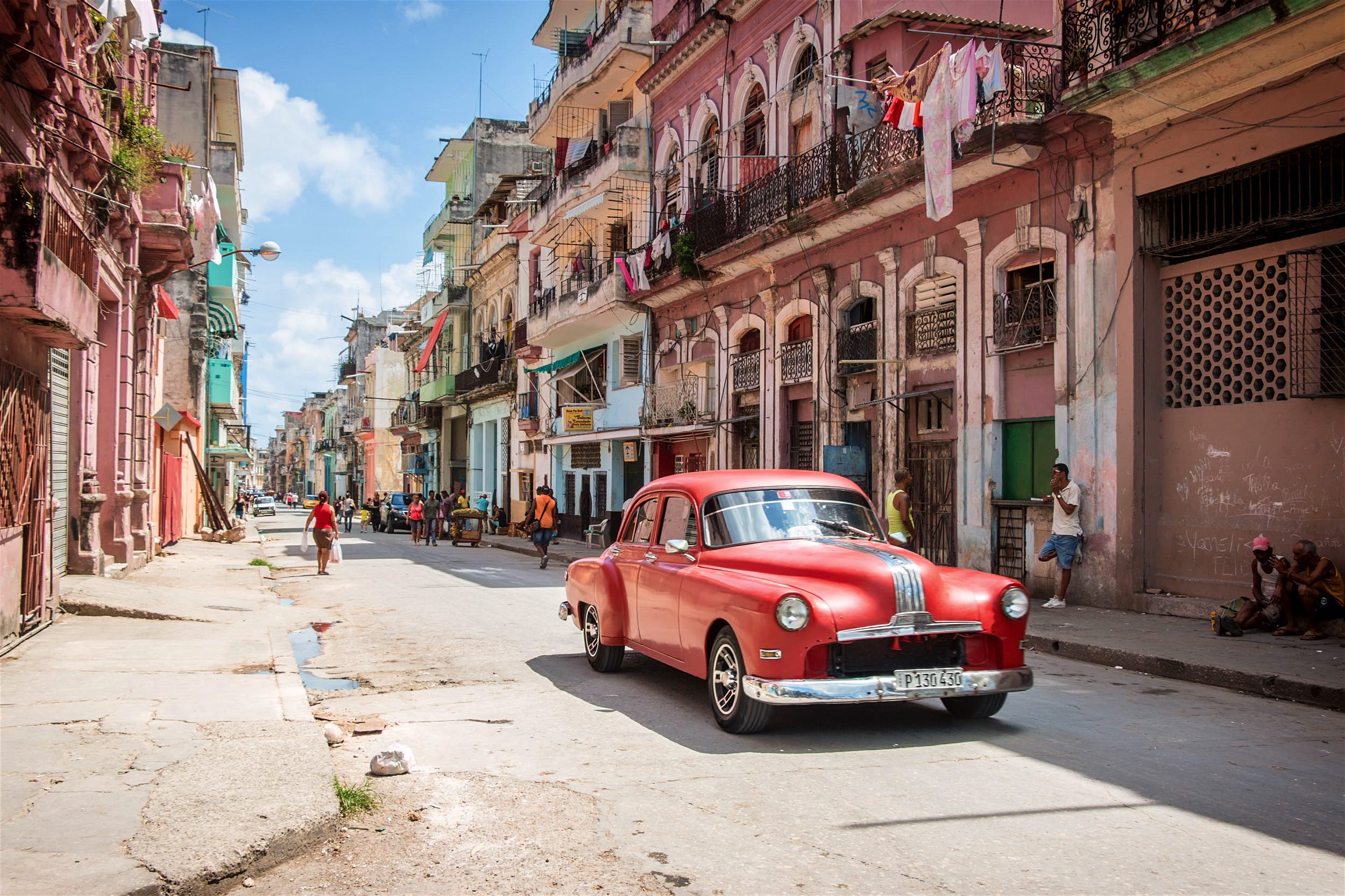 yank-tank-cuba-shutterstockRF_458802364.jpg