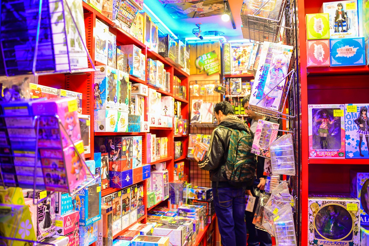 Akihabara_shopping_Tokyo_S.jpg