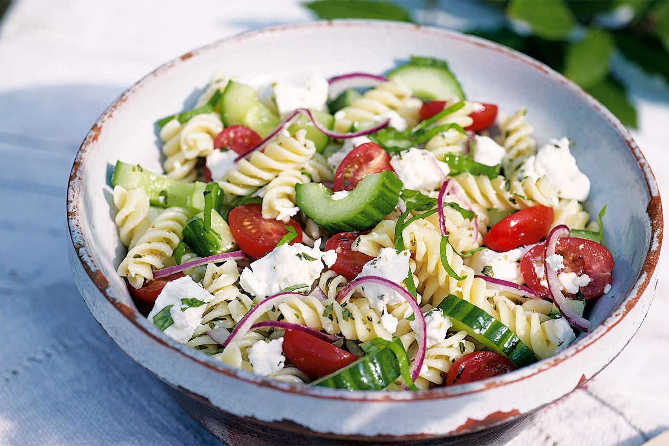 Greek-pasta-salad-LGH-mini-mini-mini-mini-95cbf4ba-2a04-4a88-937c-ac4eabadfd96-0-1400x919.jpg