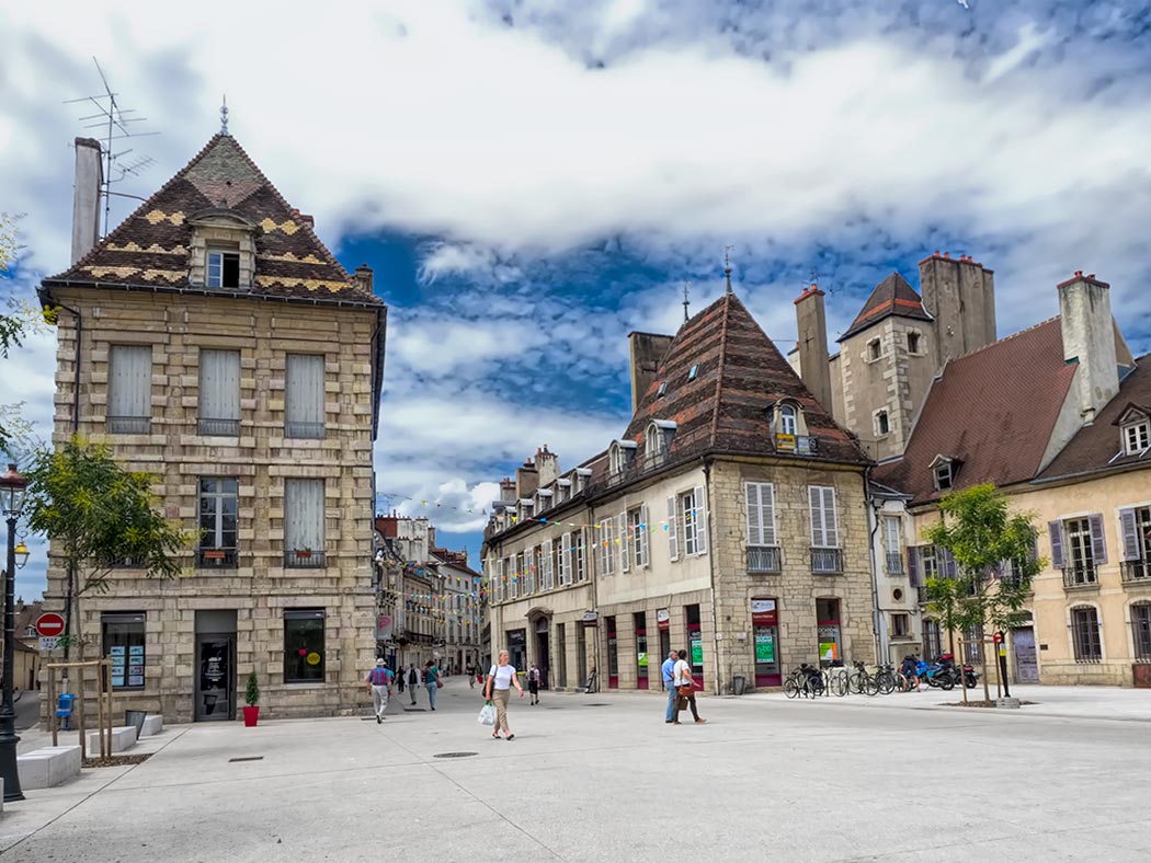 France-Dijon-Place-des-Cordeliers.jpg