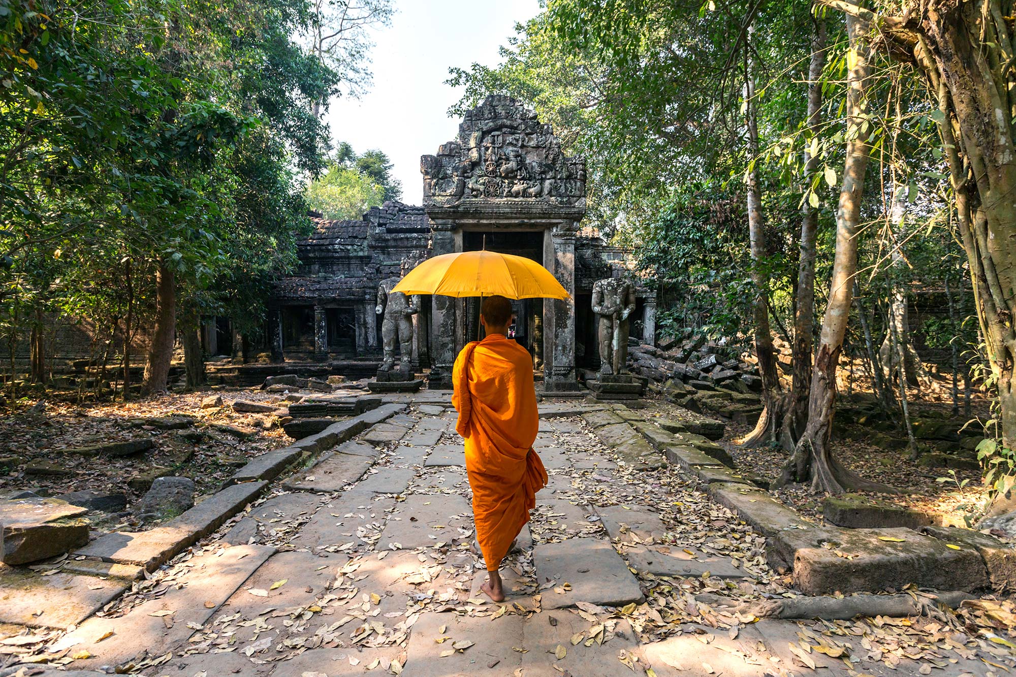 buddhist-monk-angkor-wat-cambodia-CAMBODIANOW0718.jpg