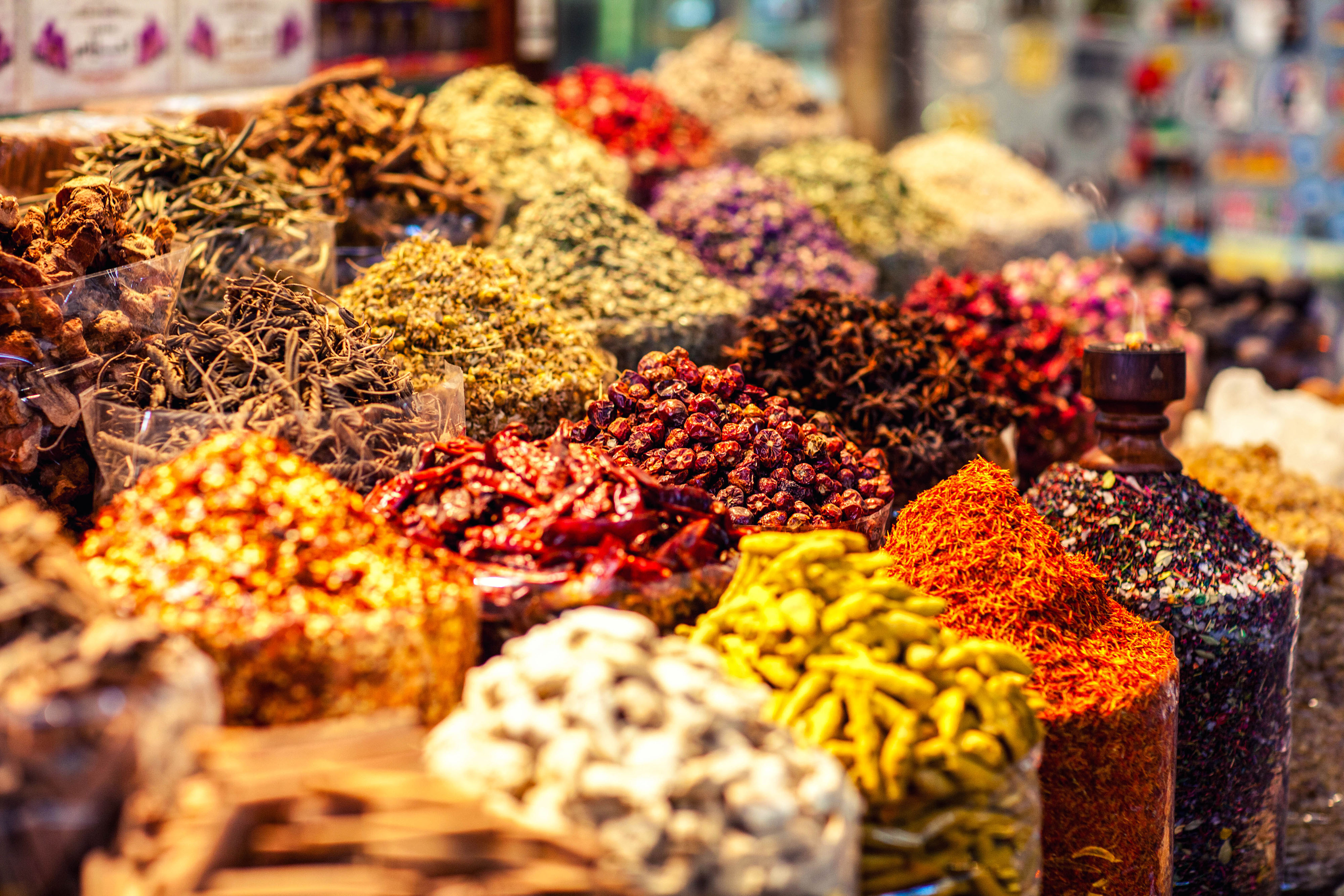 Arabic-Spices-at-the-market-Souk-Madinat-Jumeirah-in-Dubai-UAE-shutterstock_361655018-2.jpg